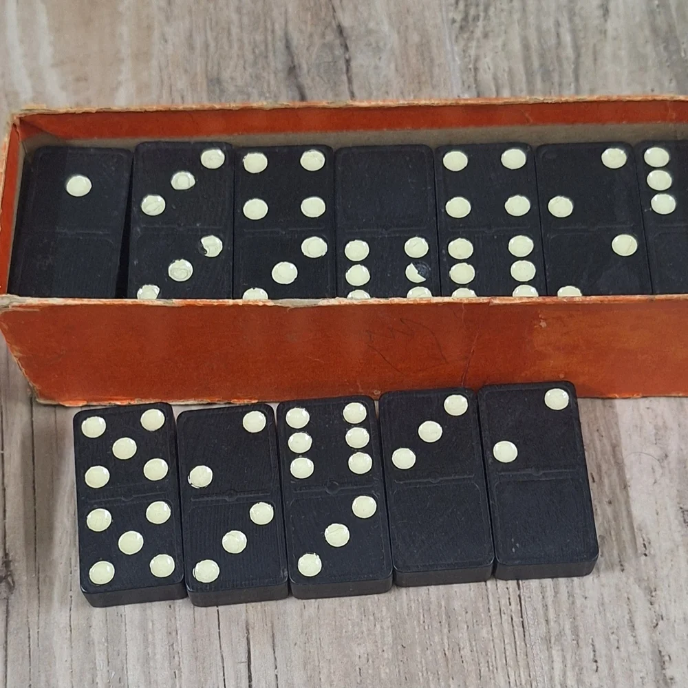 Vintage Magna Dominoes Set Black Lightweight Eagle Dominos Game Complete Set - Picture 5 of 5